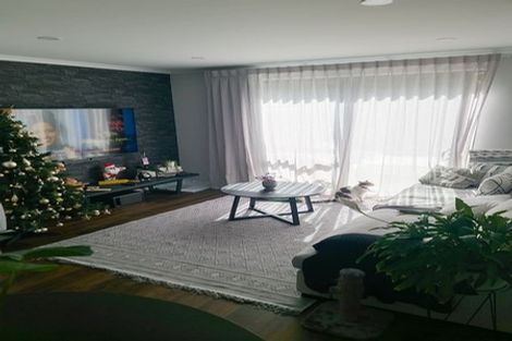 Photo of property in 36 Wharara Lane, Massey, Auckland, 0614