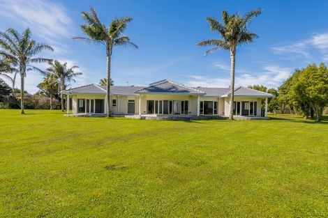 Photo of property in 154 Boord Crescent, Kumeu, 0891