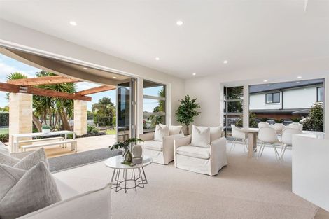 Photo of property in 92 Mccormacks Bay Road, Mount Pleasant, Christchurch, 8081