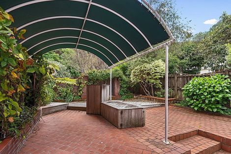 Photo of property in 2/30 Manly Esplanade, Browns Bay, Auckland, 0630
