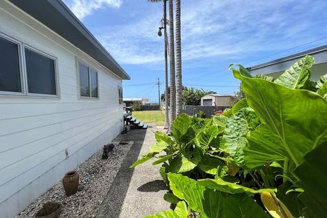 Photo of property in 221 Oakura Road, Oakura, Hikurangi, 0184