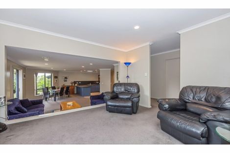 Photo of property in 98 Greenhithe Road, Greenhithe, Auckland, 0632