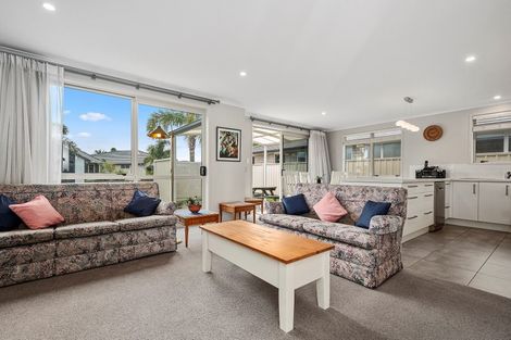 Photo of property in 4 Seashell Drive, Papamoa Beach, Papamoa, 3118
