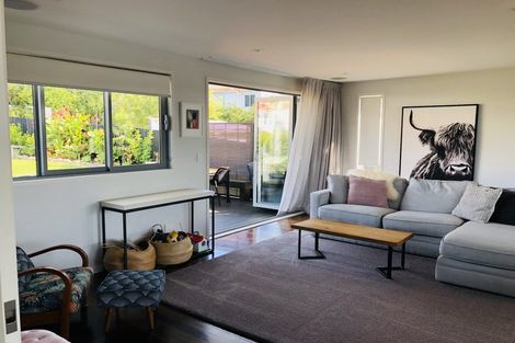 Photo of property in 560 Beach Road, Rothesay Bay, Auckland, 0630