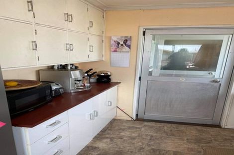 Photo of property in 11 Heather Street, Levin, 5510