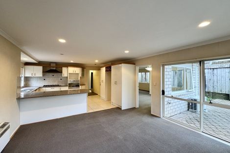Photo of property in 24 Lissleton Drive, East Tamaki, Auckland, 2013