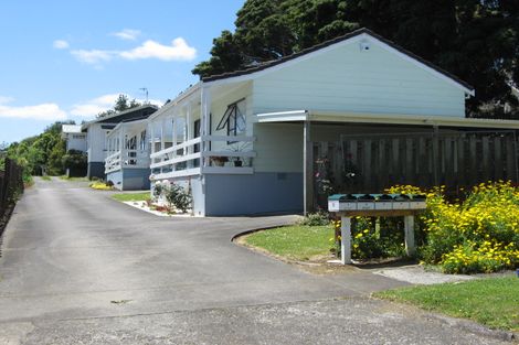 Photo of property in 2/12 Carlton Road, Pukekohe, 2120