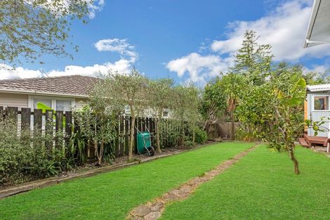 Photo of property in 3 Denarius Lane, Glendene, Auckland, 0602