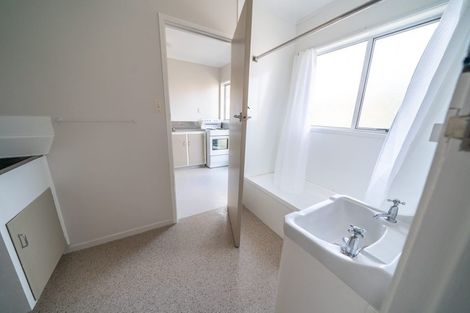 Photo of property in 2/41 Miro Street, New Lynn, Auckland, 0600