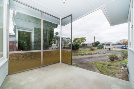 Photo of property in 6 Ellesmere Crescent, Highbury, Palmerston North, 4412