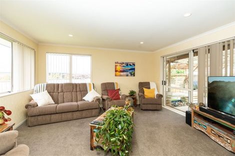 Photo of property in 19 Rochester Place, Nawton, Hamilton, 3200