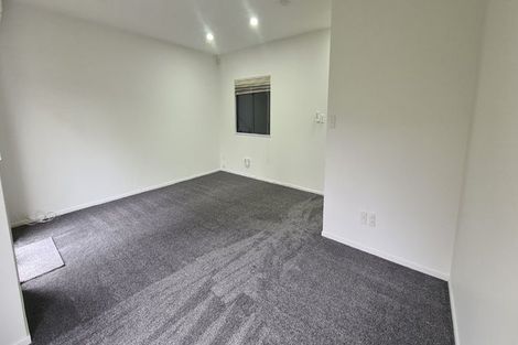 Photo of property in 37 Rakich Place, Henderson, Auckland, 0612