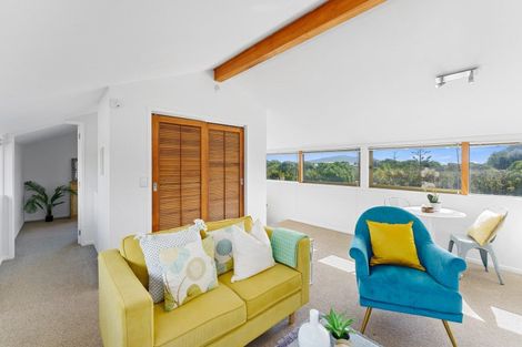 Photo of property in 106 Paetawa Road, Peka Peka, Waikanae, 5391