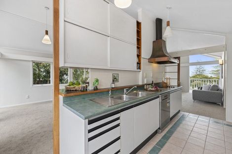 Photo of property in 21 Holland Road, Hillcrest, Auckland, 0627