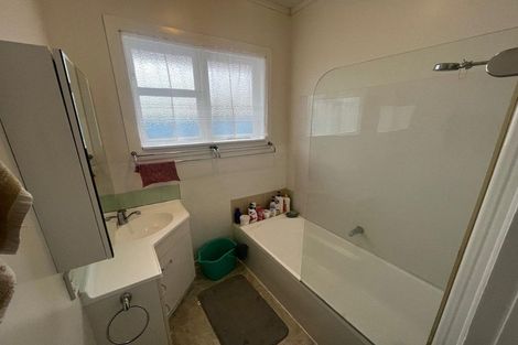 Photo of property in 2/91 Lynwood Road, New Lynn, Auckland, 0600