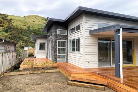 Photo of property in 24 Farnworth Terrace, Churton Park, Wellington, 6037