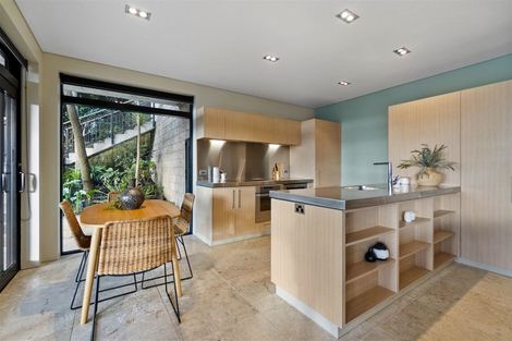 Photo of property in 30c Thackeray Street, Hamilton Lake, Hamilton, 3204