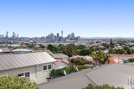 Photo of property in 5/96a Victoria Road, Devonport, Auckland, 0624