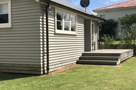 Photo of property in 11 Government Road, Raglan, 3225