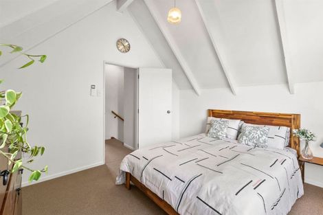 Photo of property in 11 Te Ngaere Place, Merrilands, New Plymouth, 4312