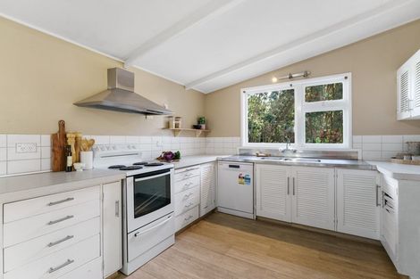 Photo of property in 18 Island View Terrace, Waikanae Beach, Waikanae, 5036