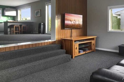 Photo of property in 8 Griffiths Avenue, Linwood, Christchurch, 8062