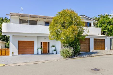 Photo of property in 17 Roslyn Road, Bluff Hill, Napier, 4110