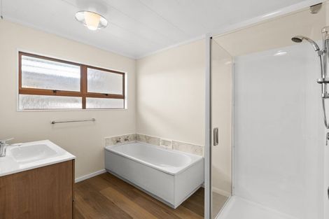 Photo of property in 68 Church Road, Taradale, Napier, 4112