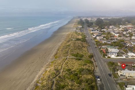 Photo of property in 54 Marine Parade, North New Brighton, Christchurch, 8083