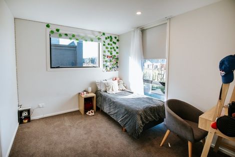 Photo of property in 4 Matakanui Lane, Wanaka, 9305