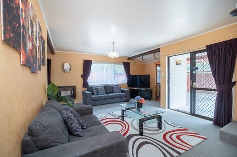 Photo of property in 4 Jarrett Court, Roslyn, Palmerston North, 4414