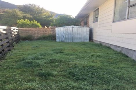 Photo of property in 69a Hartford Crescent, Totara Park, Upper Hutt, 5018