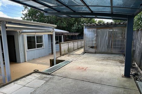 Photo of property in 10 Castlewood Grove, Blockhouse Bay, Auckland, 0600