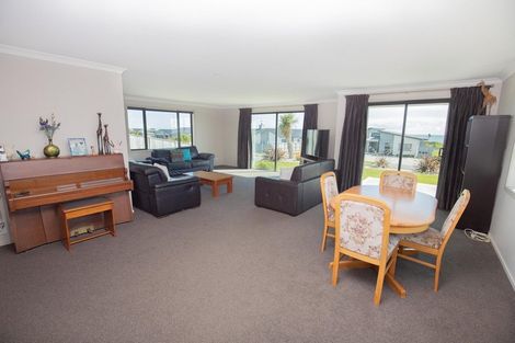Photo of property in 2 Karoro Place, Karoro, Greymouth, 7805
