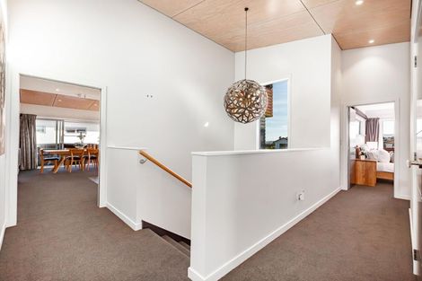 Photo of property in 7 Aoraki Rise, Aotea, Porirua, 5024