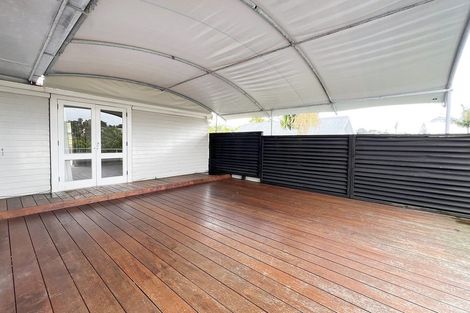 Photo of property in 15 Montana Avenue, Murrays Bay, Auckland, 0630