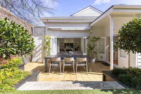 Photo of property in 17 Dedwood Terrace, Saint Marys Bay, Auckland, 1011