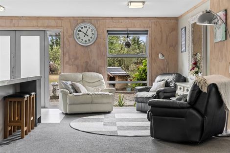 Photo of property in 27 Loburn Whiterock Road, Loburn, Rangiora, 7472