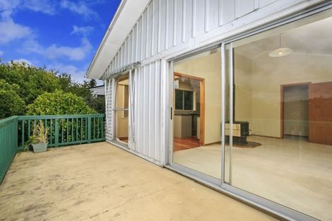 Photo of property in 14 Shanaway Rise, Hillcrest, Auckland, 0627