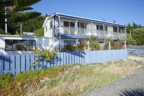 Photo of property in 142 Shag Point Road, Shag Point, Palmerston, 9482