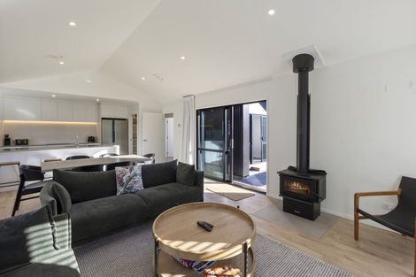 Photo of property in 8 Barn Road, Jacks Point, 9371