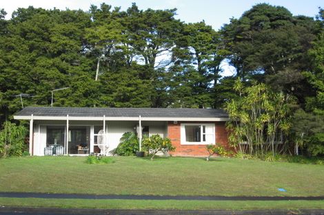 Photo of property in 19 Walpole Avenue, Hillpark, Auckland, 2102