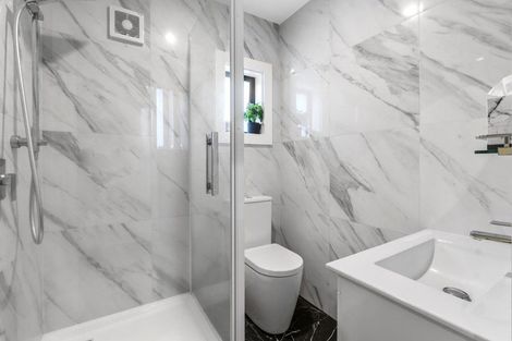 Photo of property in 2/15 Walter Street, Hauraki, Auckland, 0622