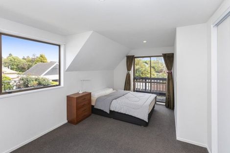 Photo of property in 2/76 Hinau Street, Riccarton, Christchurch, 8041