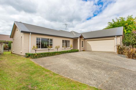 Photo of property in 18 Roderick Place, Rototuna, Hamilton, 3210