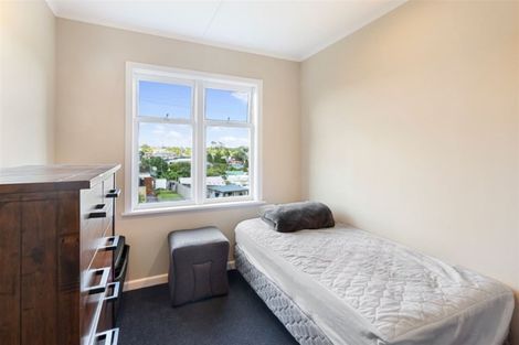 Photo of property in 126 Whitney Street, New Windsor, Auckland, 0600