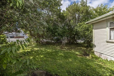 Photo of property in 19 Beauchamp Street, Tawa, Wellington, 5028