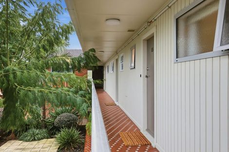 Photo of property in 15/83 Lake Road, Devonport, Auckland, 0622