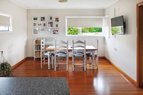 Photo of property in 81 Thames Street, Rongotea, 4476