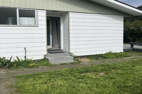 Photo of property in 9b Gemstone Drive, Birchville, Upper Hutt, 5018